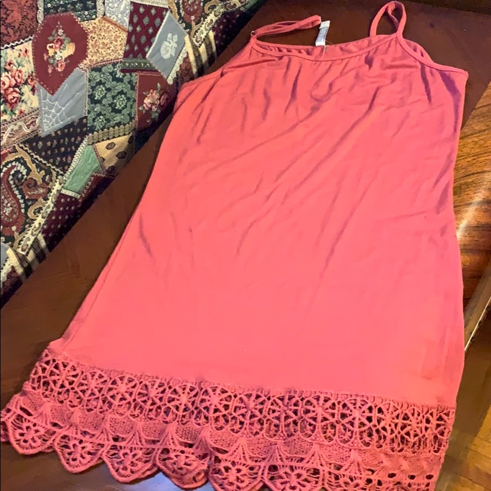 Monoreno Pink lace top